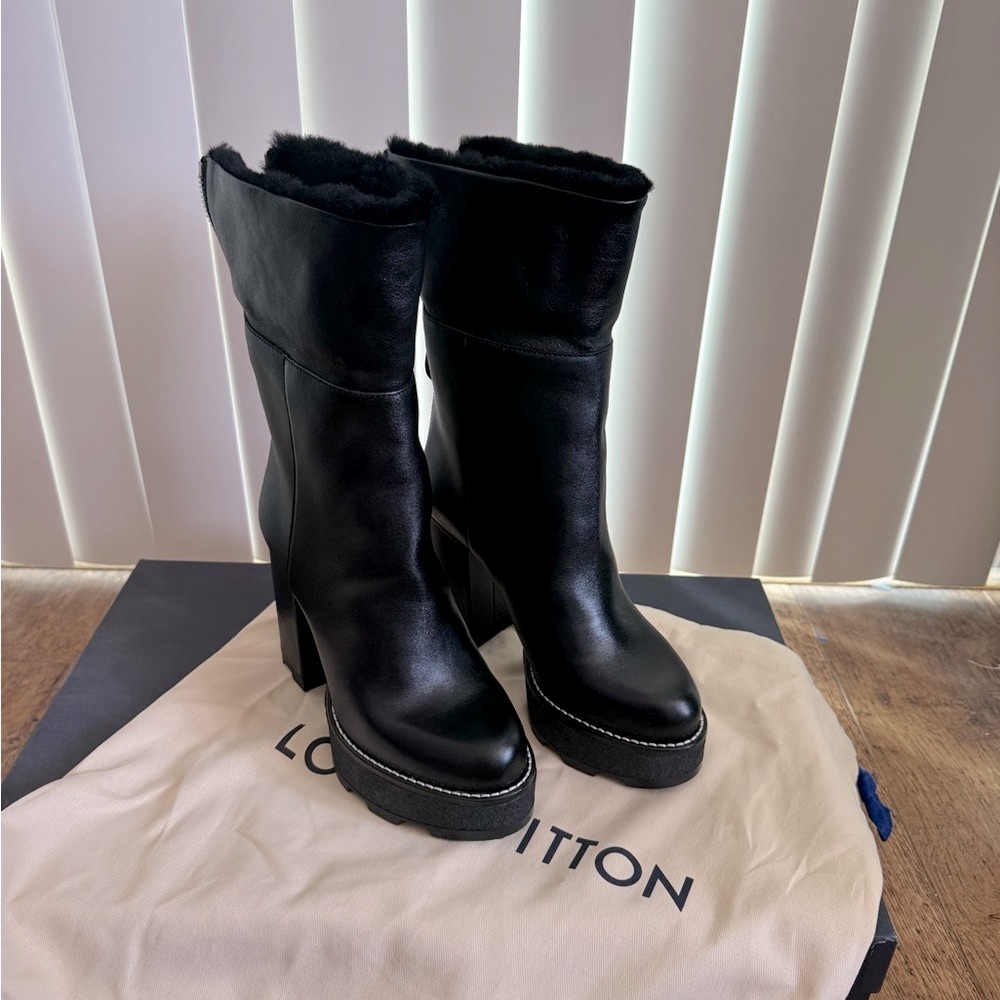 ✨HP✨Louis Vuitton Beaubourg Black Ankle Boot Size 7 Brand New - Picture 1 of 8